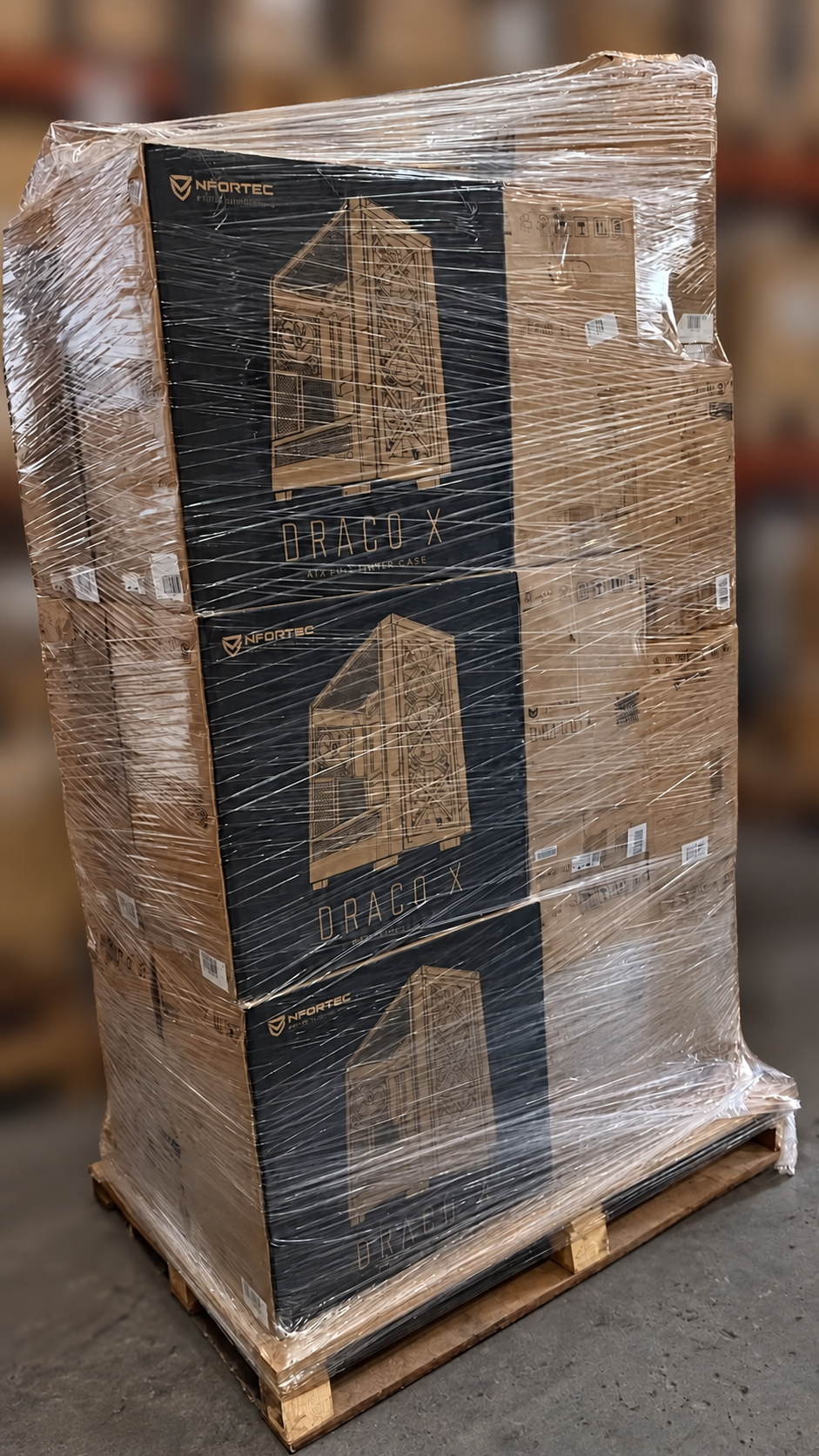 Palé de productos gaming. Imagen orientativa; consultar el listado real del producto.